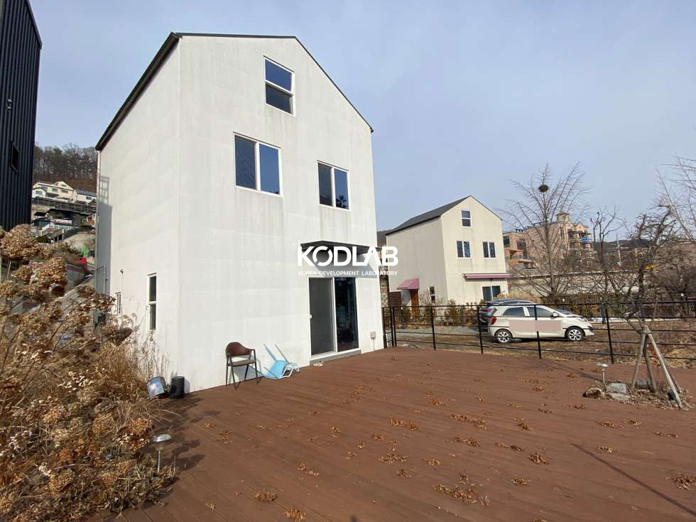 경기 양평군 양서면 국수리 ﻿집 앞 데크가 30평!! 다락방까지 있는 2.5층집/양서면 국수리 전원주택 매매 매물번호 10939 사진 12