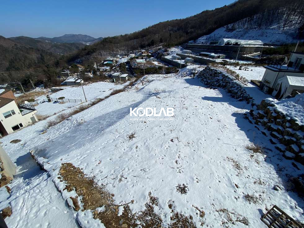 경기 양평군 용문면 덕촌리 계단식 토목 되어있는 토지, 산으로 둘러싸인 포근하고 조용한 위치의 토지 매매 매물번호 10940 사진 1