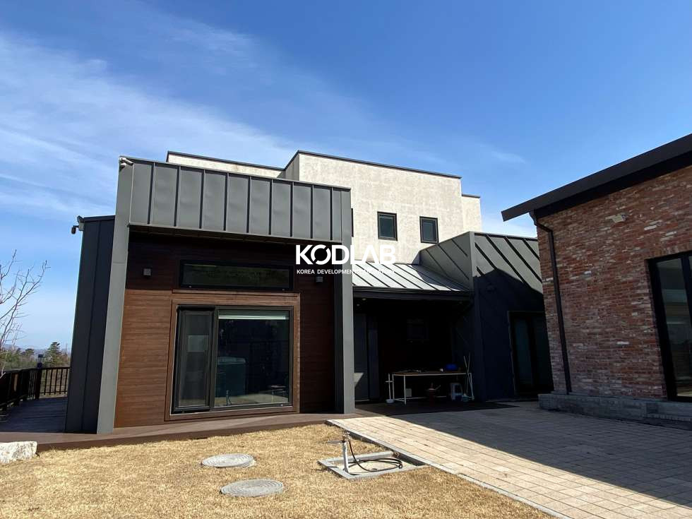 경기 양평군 서종면 문호리 북한강이 조망되는 서종면 전원주택, 주택 앞 별채까지 마련된 고급스러운 신축급 전원주택 매매 매물번호 11219 사진 1