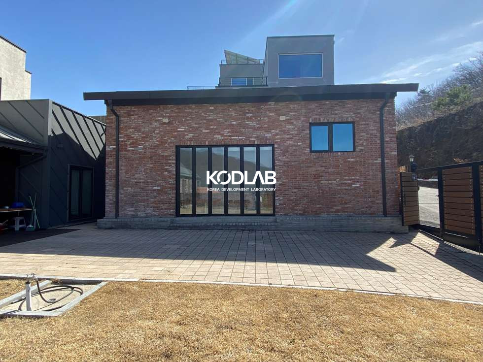 경기 양평군 서종면 문호리 북한강이 조망되는 서종면 전원주택, 주택 앞 별채까지 마련된 고급스러운 신축급 전원주택 매매 매물번호 11219 사진 4