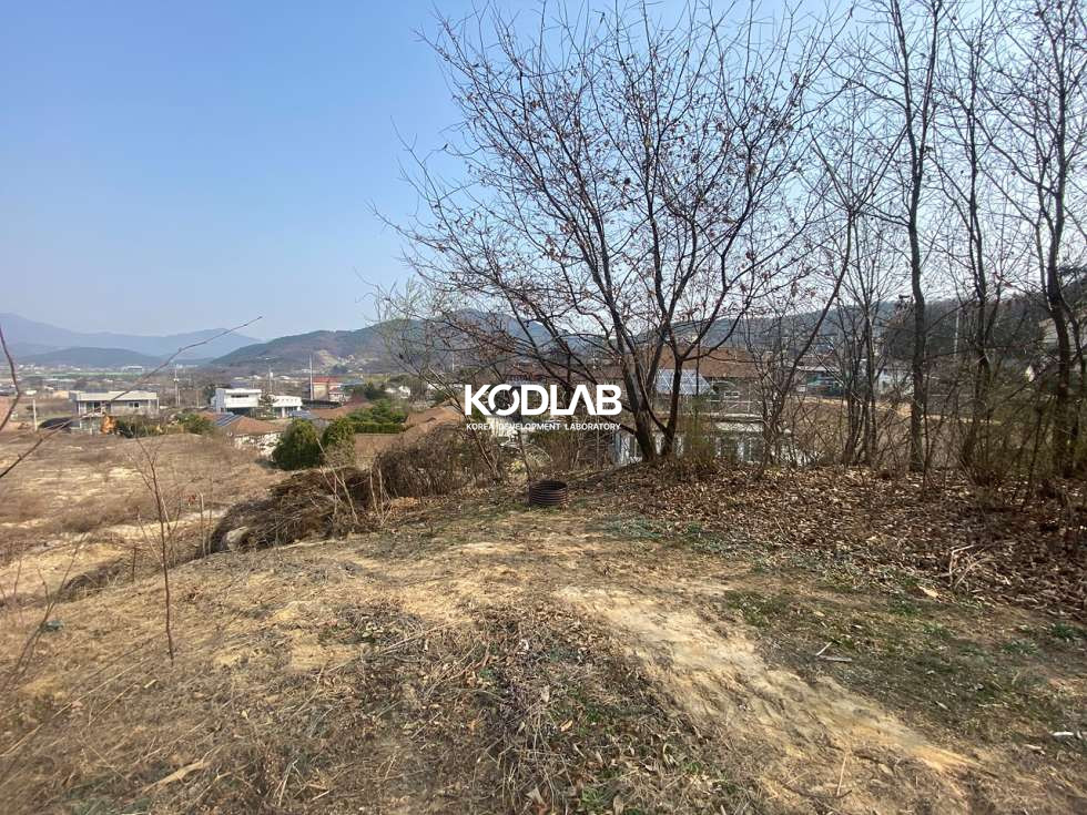 경기 양평군 용문면 화전리 주택 단지 인근 산과 주택이 조망되는 토지 매매 매물번호 11273 사진 1