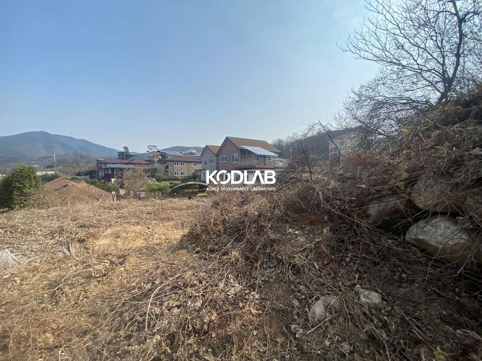 경기 양평군 용문면 화전리 주택 단지 인근 산과 주택이 조망되는 토지 매매 매물번호 11273 사진 6