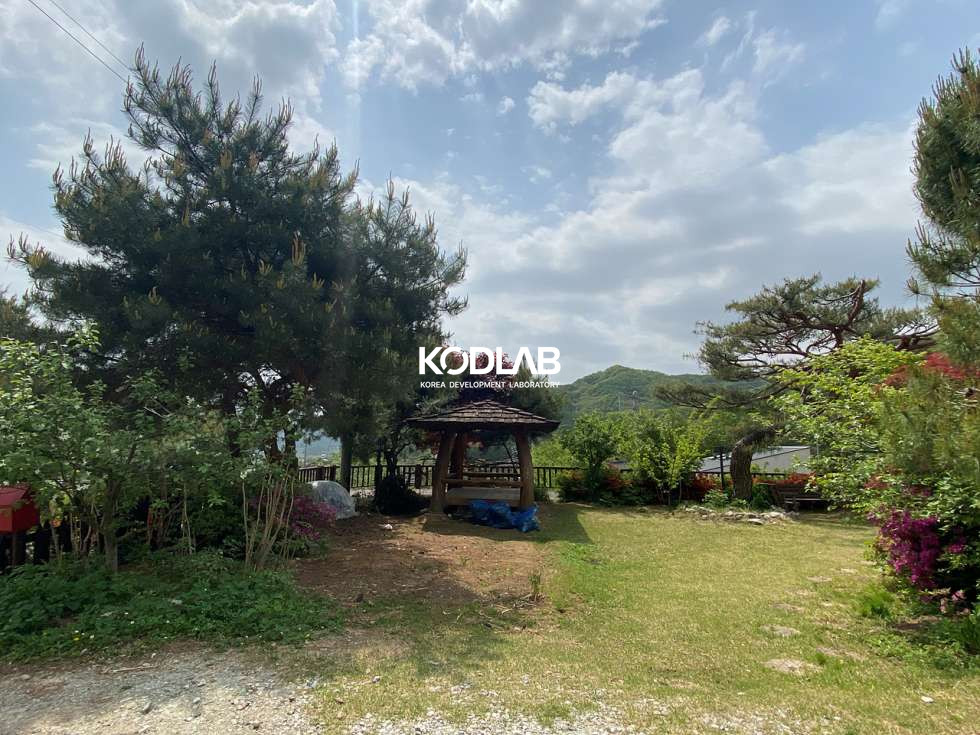 경기 양평군 용문면 연수리 넓은 마당과 높은 층고, 목재의 조화로 고급스러운 분위기가 느껴지는 용문면 전원주택 매매 매물번호 11325 사진 6