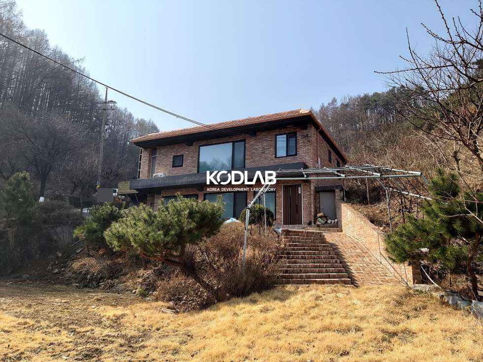 경기 양평군 강상면 화양리 남한강이 보이며, 동북향으로 독일재 소재 등으로 깔끔하게 리모델링 된 전원주택 ! 매매 매물번호 10230 사진 2