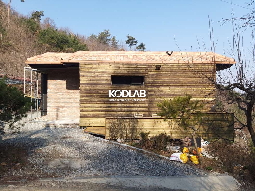 경기 양평군 강상면 화양리 남한강이 보이며, 동북향으로 독일재 소재 등으로 깔끔하게 리모델링 된 전원주택 ! 매매 매물번호 10230 사진 3