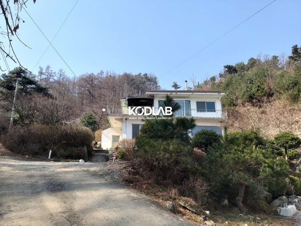 경기 양평군 강상면 화양리 남한강이 보이며, 동북향으로 독일재 소재 등으로 깔끔하게 리모델링 된 전원주택 ! 매매 매물번호 10230 사진 6