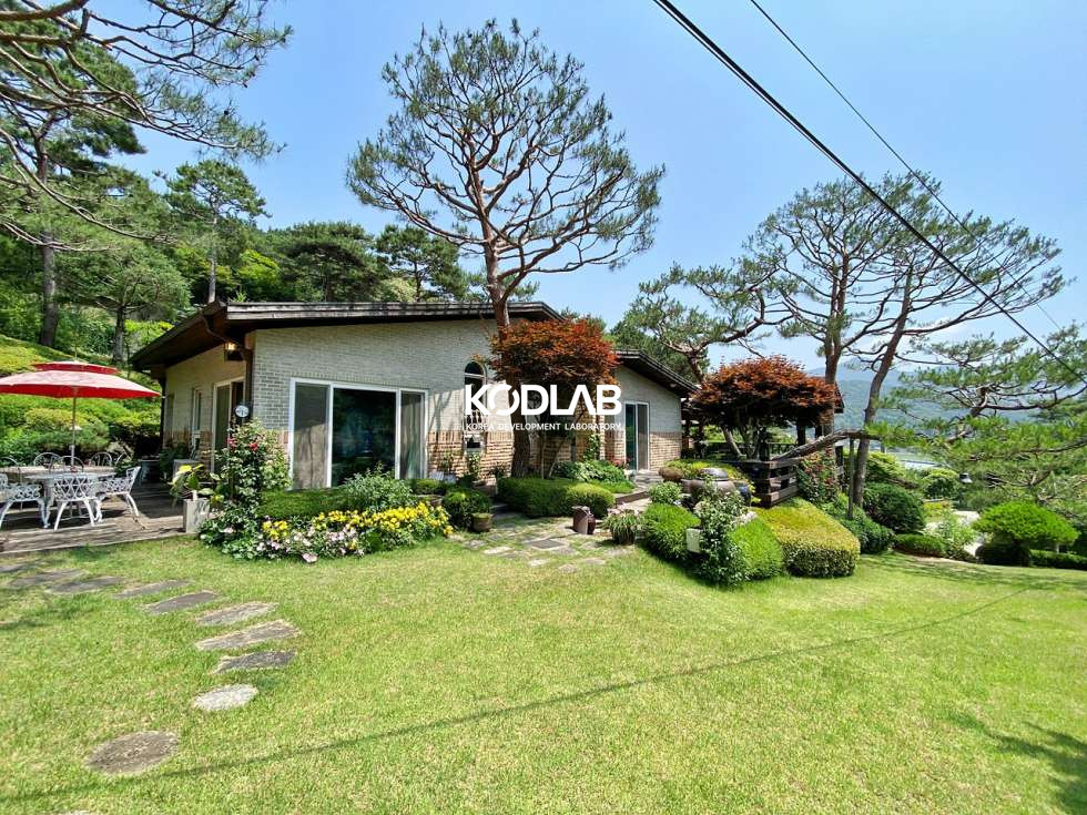 경기 양평군 지평면 월산리 주택에 연못이 있으며 대지만 560평의 지평 전원주택 매매 매물번호 11655 사진 1