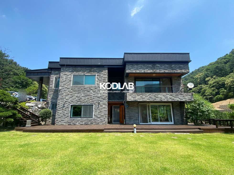 경기 양평군 서종면 서후리 서종면 계곡 접한 고급 전원주택, 토지도 넓음 매매 매물번호 11652 사진 1