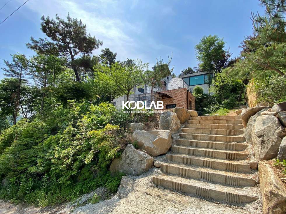 경기 양평군 용문면 조현리 개성넘치는 구조의 두 동 알관 매매하는 멋진 용문 전원주택 매매 매물번호 11569 사진 4