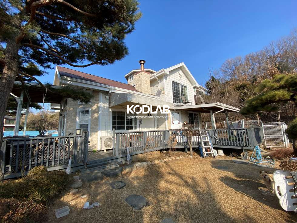 경기 양평군 강상면 교평리 ﻿마을 안쪽에 위치한 터가 정말 좋은 고급 전원주택! 매매 매물번호 11048 사진 3