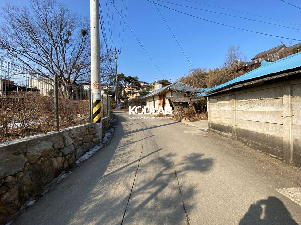 경기 양평군 강상면 교평리 ﻿마을 안쪽에 위치한 터가 정말 좋은 고급 전원주택! 매매 매물번호 11048 사진 42