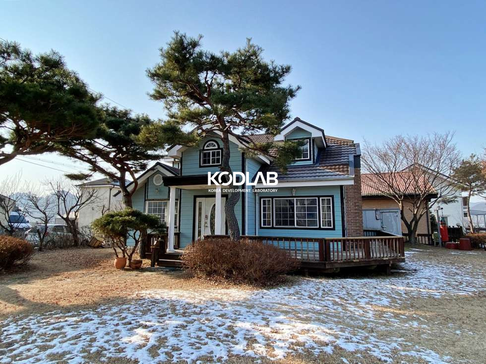 경기 양평군 양서면 국수리 넓은 도로변에 위치한 멋진 소나무가 조경이 되는 양서면 국수리 전원주택 매매 매물번호 10969 사진 1