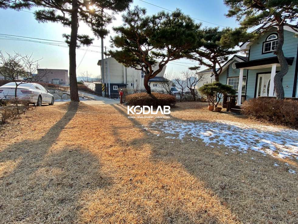 경기 양평군 양서면 국수리 넓은 도로변에 위치한 멋진 소나무가 조경이 되는 양서면 국수리 전원주택 매매 매물번호 10969 사진 5