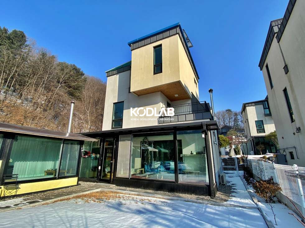 경기 양평군 서종면 수입리 서종면 시내에서 가까운 깔끔한 단지 내 3층 전원주택 매매 매물번호 10835 사진 1