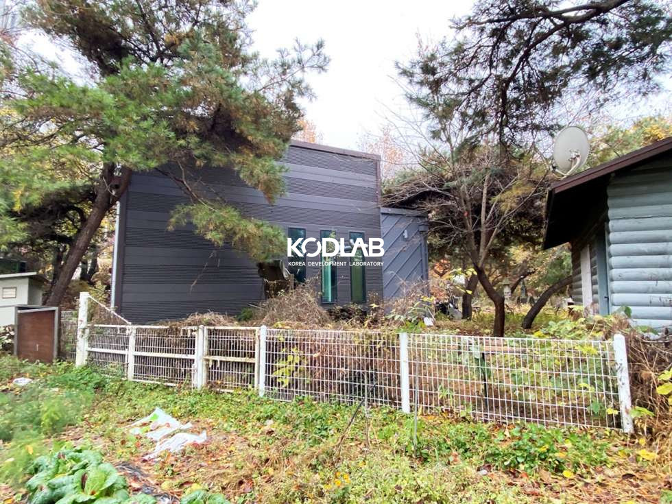 경기 양평군 양평읍 백안리 백안리 평수 넓은 카페 건물, 정원에 연못과 돌다리가 있으며 화덕오븐이 있음 매매 매물번호 11730 사진 13