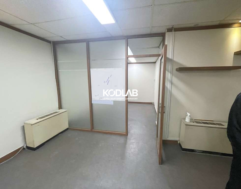 서울 강남구 논현동 신사역, 논현역 도보5분 초역세권 사무실 및 창고로 활용도 최고인 곳!! 월세 매물번호 11925 사진 3